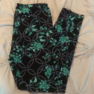 Lularoe tall and curvy